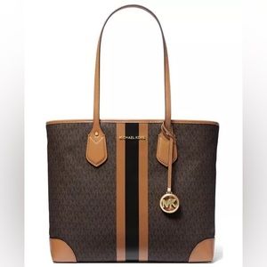 MICHAEL MICHAEL KORS
NEW Logo Eva Large Tote